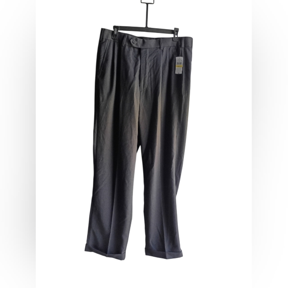 NWT Van Heusen Medium Gray Dress Pants Size 36,32